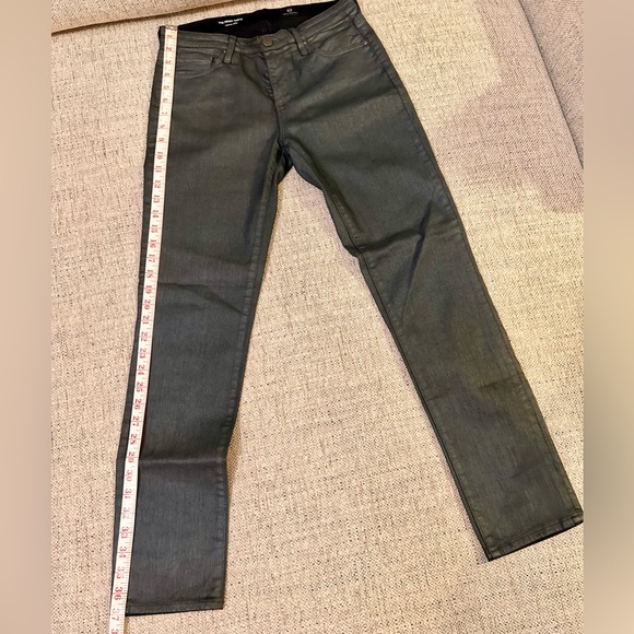 AG Jeans Women's Prima
Mid-Rise Cigarette Fit Ankle Jeans
Size 27R - Picture 6 of 10